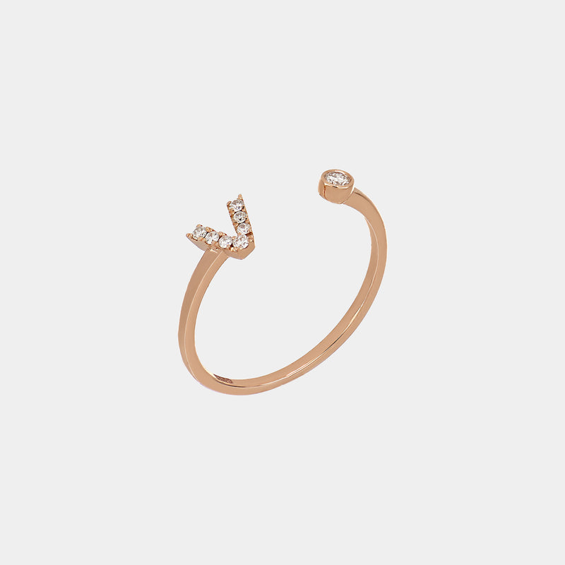 Anello con lettera V