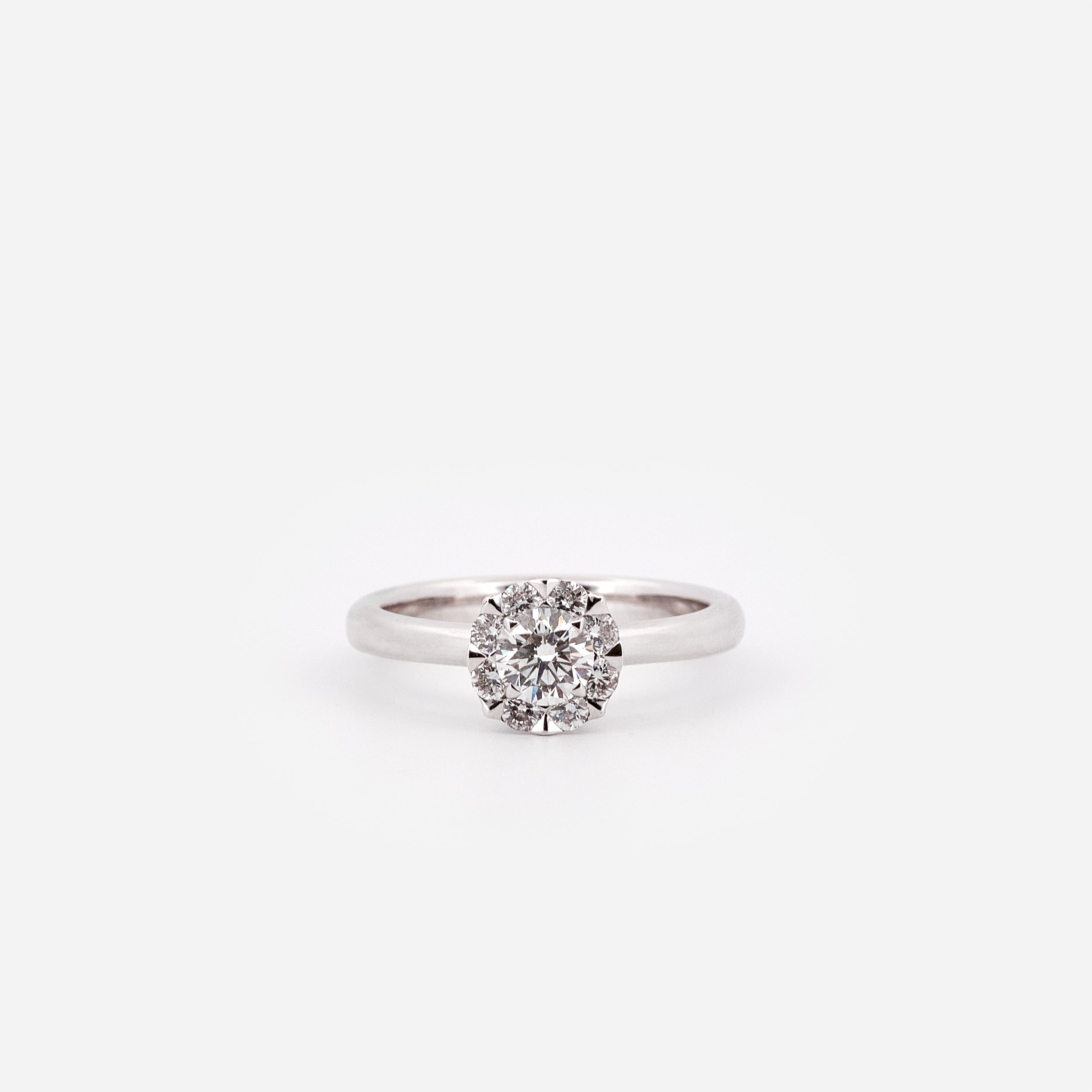 Halo solitaire ring