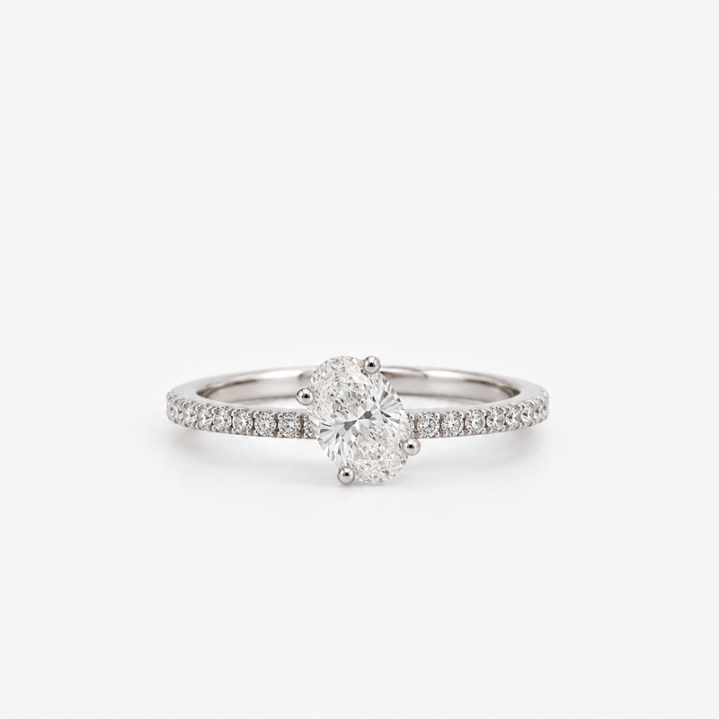 Anello solitario taglio ovale