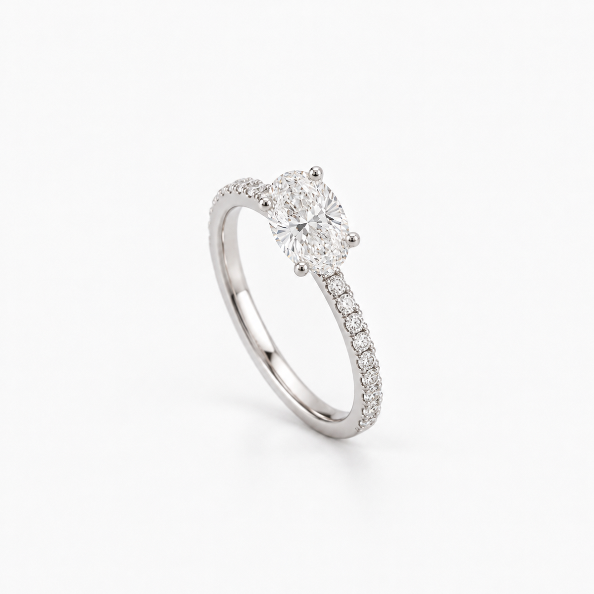Anello solitario taglio ovale