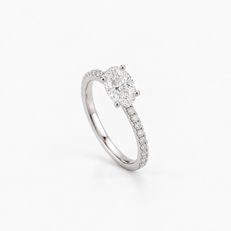 Anello solitario taglio ovale