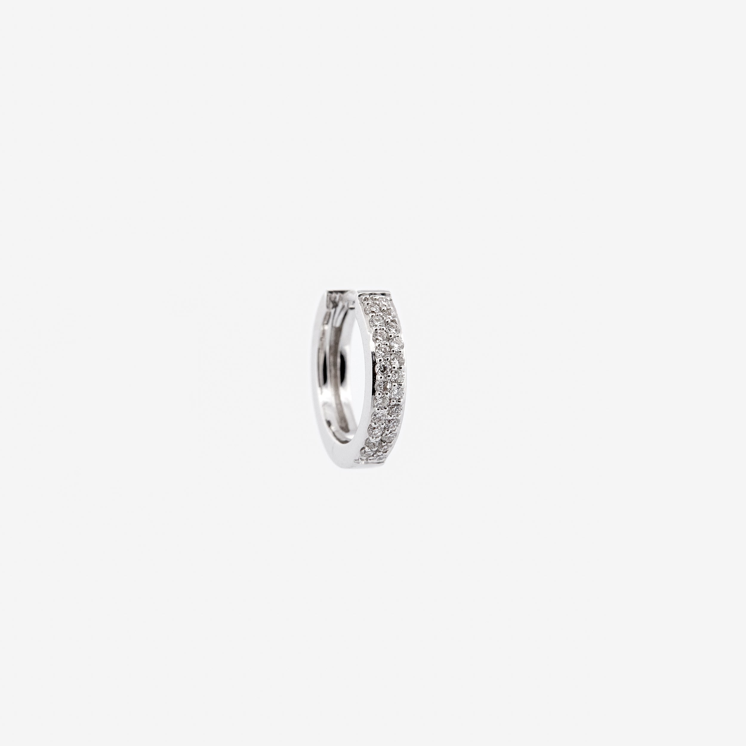 Single hoop earring