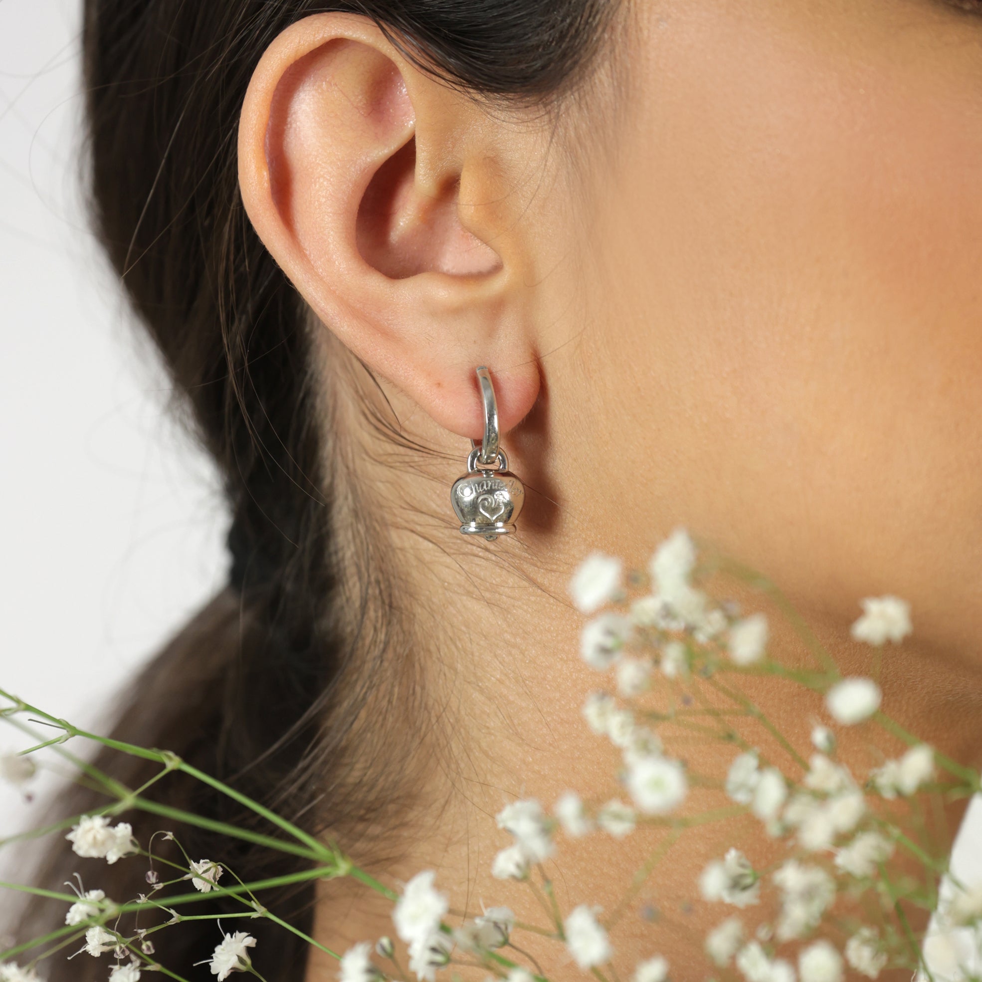 Orecchini Lunghi Goccia Donna Latelita In Argento Sterling 925 Con Pietre Di Zirconi Blu Zaffiro Dimensioni 5cm X 1cm Orecchini Lunghi Goccia Donna Latelita In Argento Sterling 925 Con Pietre Di Zirconi Blu Zaffiro Dimensioni 5cm X 1cm